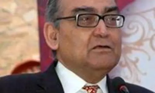 മലയാളികളാണ് യഥാര്‍ഥ ഇന്ത്യക്കാര്‍; കേരളീയരെ കണ്ടുപഠിക്കണമെന്ന് കട്ജു