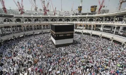 ഹജ്ജ് കര്മ്മങ്ങള്ക്ക് തുടക്കം; അറഫാ സംഗമം നാളെ ഹജ്ജ് കര്മ്മങ്ങള്ക്ക് തുടക്കം; അറഫാ സംഗമം നാളെ