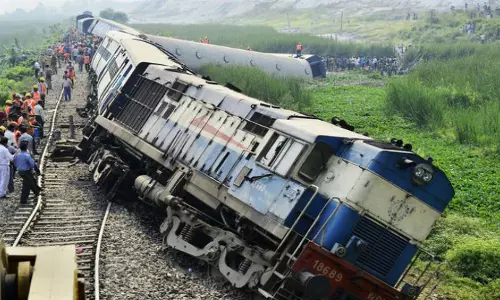 കറുകുറ്റി ട്രെയിനപകടം: ഉന്നതതല അന്വേഷണ റിപ്പോര്‍ട്ട്‌ സമര്‍പ്പിച്ചു