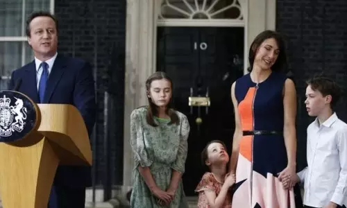 ഡേവിഡ് കാമറണ്‍ രാഷ്ട്രീയം വിട്ടു