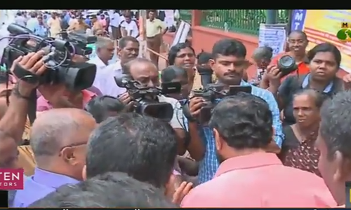 ജോലിത്തിരക്കിനിടെ ദൃശ്യമാധ്യമപ്രവര്‍ത്തകരുടെ ഓണം