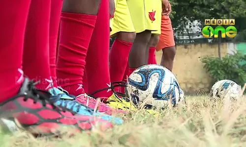 സുബ്രതോ കപ്പിനായി മലപ്പുറം എം.എസ്.പി സ്കൂൾ ടീം യാത്ര തിരിച്ചു