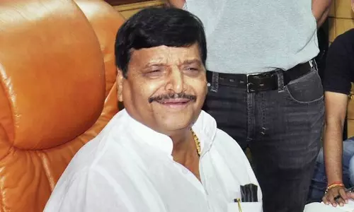 ശിവ്‍പാല്‍ യാദവ് രാജിവെച്ചു; ജീവനുണ്ടെങ്കില്‍ പാര്‍ട്ടി പിളരില്ലെന്ന് മുലായം