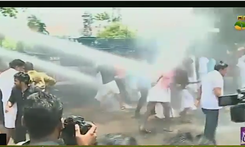 സ്വാശ്രയ കരാറില്‍ പ്രതിഷേധം: കെഎസ്‌യു, യൂത്ത് കോണ്‍ഗ്രസ് മാര്‍ച്ച് അക്രമാസക്തമായി