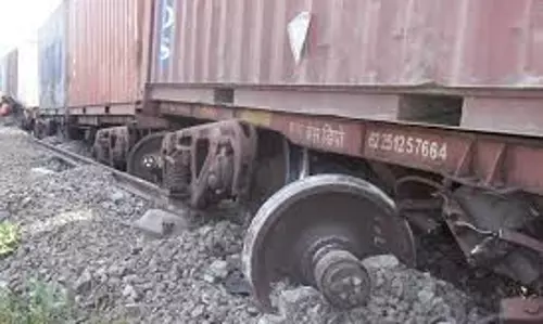 ചരക്ക് ട്രെയിന്‍ പാളംതെറ്റിയതില്‍ അട്ടിമറി സാധ്യത അന്വേഷിക്കും