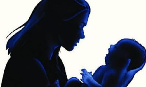 ഡോക്ടര്‍മാര്‍ മരിച്ചുവെന്ന് വിധിയെഴുതിയ കുഞ്ഞ് സംസ്കാര ചടങ്ങിനിടയില്‍ കരഞ്ഞു