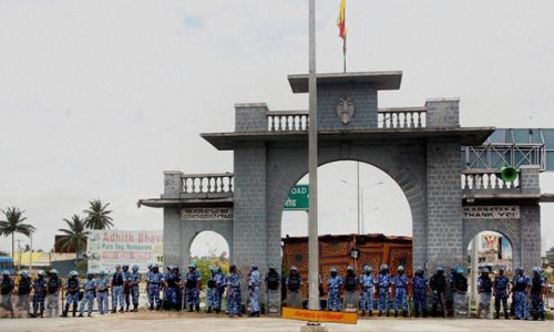 കാവേരിജലം: കോടതി ഉത്തരവിനെതിരെ കര്ണ്ണാടകയില് വ്യാപക പ്രതിഷേധം കാവേരിജലം: കോടതി ഉത്തരവിനെതിരെ കര്ണ്ണാടകയില് വ്യാപക പ്രതിഷേധം