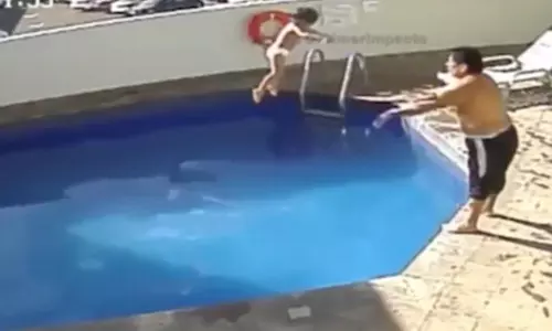 മൂന്ന് വയസുകാരിയെ വെള്ളത്തില്‍ തള്ളിയിട്ട് കൊന്നു; രണ്ടാനച്ഛന് 100 വര്‍ഷം തടവുശിക്ഷ