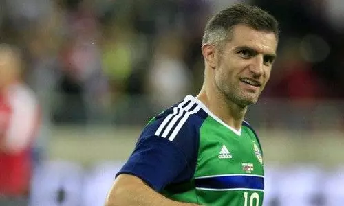 ബ്ലാസ്റ്റേഴ്സിനെ തള്ളി അയര്ലാന്ഡിലേക്ക് പറന്ന ഹ്യൂസിന് കാഴ്ചക്കാരന്റെ റോള് ബ്ലാസ്റ്റേഴ്സിനെ തള്ളി അയര്ലാന്ഡിലേക്ക് പറന്ന ഹ്യൂസിന് കാഴ്ചക്കാരന്റെ റോള്