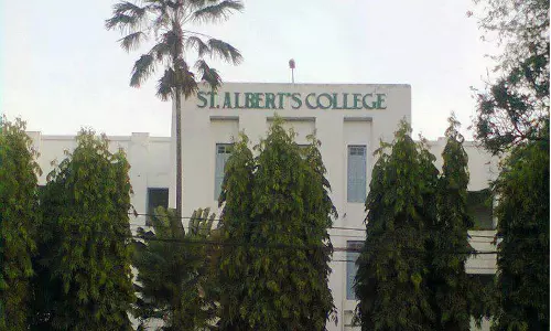 സര്‍ക്കാര്‍ ഭൂമി സ്വകാര്യ കോളേജിന് നല്‍കാനുള്ള നീക്കം വിവാദമാകുന്നു