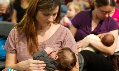 മുലയൂട്ടല് സ്തനാര്ബുദം തടയുമെന്ന് പഠനം മുലയൂട്ടല് സ്തനാര്ബുദം തടയുമെന്ന് പഠനം