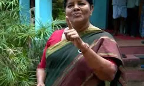 മേഴ്സിക്കുട്ടിയമ്മയ്ക്കെതിരായ നിയമന വിവാദം: ജില്ലയിലെ സിപിഎം നേതാക്കള്ക്ക് പങ്കെന്ന് ആരോപണം മേഴ്സിക്കുട്ടിയമ്മയ്ക്കെതിരായ നിയമന വിവാദം: ജില്ലയിലെ സിപിഎം നേതാക്കള്ക്ക് പങ്കെന്ന് ആരോപണം