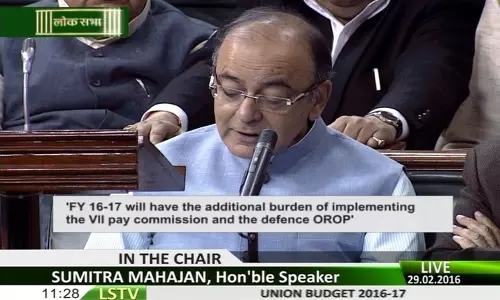 ചരക്ക് സേവന നികുതി ബില്‍ ‌അടുത്ത പാര്‍ലമെന്‍റ് സമ്മേളനത്തില്‍ രാജ്യസഭയില്‍ അവതരിപ്പിക്കുമെന്ന് അരുണ്‍ ജെയ്റ്റിലി.