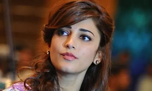 ബിച്ച് എന്ന് വിളിച്ചാല്‍ അഭിമാനിക്കൂ..സ്ത്രീകളോട് ശ്രുതി ഹാസന്‍