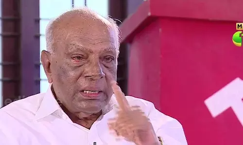 ഉമ്മര്‍കോയ പുരസ്കാരം പാലൊളിക്ക് സമര്‍പ്പിച്ചു