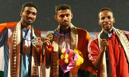 ഏഷ്യന് മീറ്റില് മലയാളി താരം അനസിന്റെ സ്വര്ണ നേട്ടം; ജന്മനാട്ടില് ആഹ്ളാദം ഏഷ്യന് മീറ്റില് മലയാളി താരം അനസിന്റെ സ്വര്ണ നേട്ടം; ജന്മനാട്ടില് ആഹ്ളാദം