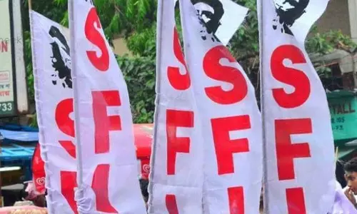 വനിത സ്ഥാനാര്‍ഥികളുടെ ഫോട്ടോ നല്‍കാതെ എസ്എഫ്ഐ പോസ്റ്റര്‍ സോഷ്യല്‍ മീഡിയയില്‍ ചര്‍ച്ചയാകുന്നു