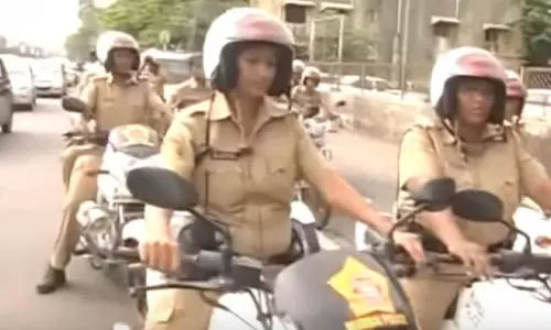 പൊലീസ് സ്റ്റേഷനുള്ളില്‍ വച്ച് മദ്യപാനി വനിതാ പൊലീസിന്റെ മുഖത്തടിച്ചു