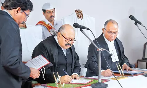 ഹൈക്കോടതിയില്‍ അസാധാരണ സംഭവങ്ങള്‍; ആന്‍റണി ഡൊമനിക്കിന്‍റെ ഉത്തരവ് ചീഫ് ജസ്റ്റിസ്  റദ്ദാക്കി