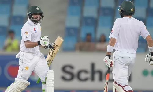 പിങ്ക് പന്തില്‍ ആദ്യ ട്രിപ്പിള്‍ ശതകവുമായി അസ്ഹര്‍ അലി