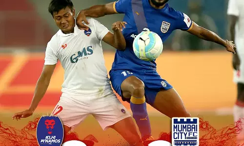 ഗോള്‍മഴയില്‍ മുംബൈ ഡൽഹിയും ഒപ്പത്തിനൊപ്പം