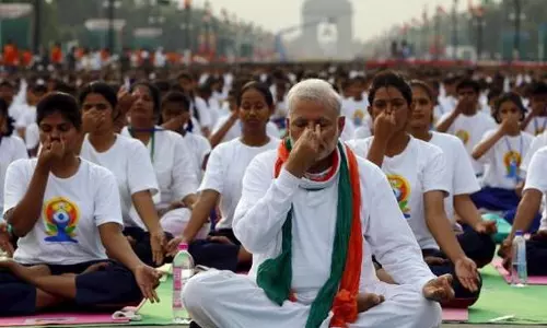 യോഗ ദിനാചരണത്തില് പങ്കെടുക്കുന്നവര് ഋഗ്വേദ മന്ത്രങ്ങള് ചൊല്ലണമെന്ന് ആയുഷ് മന്ത്രാലയം യോഗ ദിനാചരണത്തില് പങ്കെടുക്കുന്നവര് ഋഗ്വേദ മന്ത്രങ്ങള് ചൊല്ലണമെന്ന് ആയുഷ് മന്ത്രാലയം