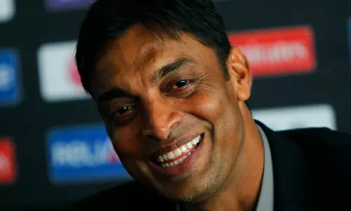 ട്വീറ്റ് അബദ്ധമായി; അക്തറിനെ ട്രോളാന്‍ മത്സരിച്ച് ഇന്ത്യക്കാരും പാകിസ്താനികളും