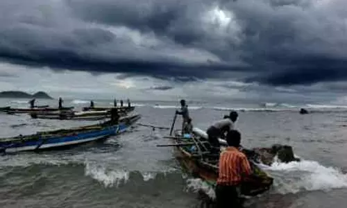 കനത്തമഴയും കടല്‍ക്ഷോഭവും; തിരുവനന്തപുരത്ത് 24 കുടുംബങ്ങളെ മാറ്റിപ്പാര്‍പ്പിച്ചു