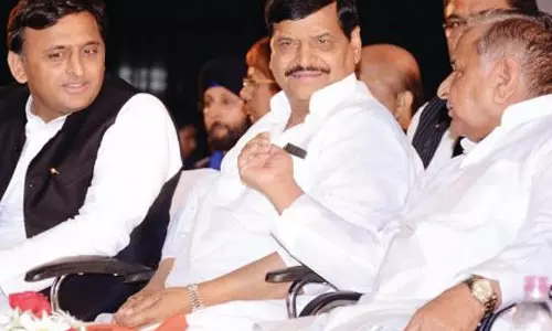 പുതിയ പാര്‍ട്ടി രൂപീകരിക്കില്ലെന്ന് അഖിലേഷ് യാദവ്; തര്‍ക്കത്തിന് പരിഹാരമായില്ല