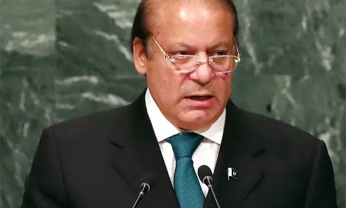 പാക് പ്രധാനമന്ത്രിക്കെതിരെ അന്വേഷണത്തിന് സുപ്രിംകോടതി ഉത്തരവ് പാക് പ്രധാനമന്ത്രിക്കെതിരെ അന്വേഷണത്തിന് സുപ്രിംകോടതി ഉത്തരവ്