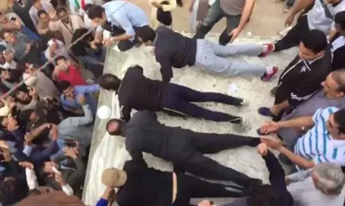 പാകിസ്താനില് പ്രക്ഷോഭവുമായി ഇംറാന് ഖാന്റെ അനുയായികള് പാകിസ്താനില് പ്രക്ഷോഭവുമായി ഇംറാന് ഖാന്റെ അനുയായികള്