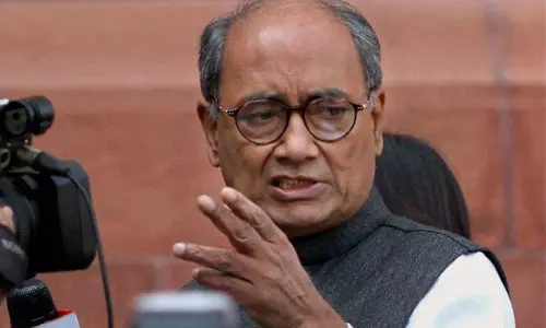 എന്തുകൊണ്ട് മുസ്ലിംകള് മാത്രം ജയില്ചാടുന്നു, ഹിന്ദുക്കളില്ല: ദിഗ്വിജയ് സിങ് എന്തുകൊണ്ട് മുസ്ലിംകള് മാത്രം ജയില്ചാടുന്നു, ഹിന്ദുക്കളില്ല: ദിഗ്വിജയ് സിങ്