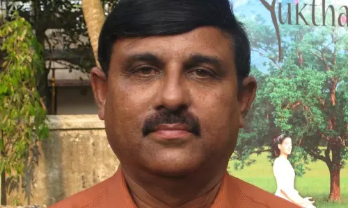 കേരള ക്രിക്കറ്റ് ടീം പരിശീലക സ്ഥാനത്ത് നിന്ന് പി ബാലചന്ദ്രനെ പുറത്താക്കി