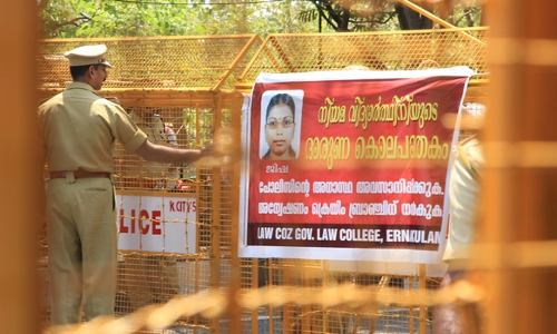 മറന്നോ നമ്മള്‍ ജിഷയെ; 25 ദിവസമായിട്ടും പ്രതിയെ കണ്ടെത്താനാകാതെ അന്വേഷണസംഘം