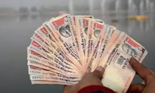 പുതിയ ആയിരം രൂപ നോട്ടുകള് ഉടന് പുറത്തിറക്കുമെന്ന് കേന്ദ്ര സാമ്പത്തികകാര്യ സെക്രട്ടറി. പുതിയ ആയിരം രൂപ നോട്ടുകള് ഉടന് പുറത്തിറക്കുമെന്ന് കേന്ദ്ര സാമ്പത്തികകാര്യ സെക്രട്ടറി.