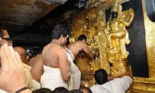 മണ്ഡല-മകരവിളക്ക് തീര്ത്ഥാടനത്തിന് തുടക്കമായി മണ്ഡല-മകരവിളക്ക് തീര്ത്ഥാടനത്തിന് തുടക്കമായി