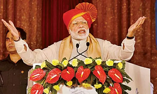 കോണ്‍ഗ്രസിനെ വിമര്‍ശിച്ചും നോട്ടുകളില്ലാതെ പണമിടപാട് നടത്തുന്ന ഇന്ത്യയെ സ്വപ്നം കണ്ടും പ്രധാന മന്ത്രി