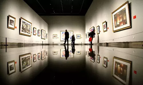 ചിത്രങ്ങള്‍ നശിപ്പിക്കാന്‍ ശ്രമിച്ചെന്ന് ആരോപണം; പ്രദര്‍ശനം ചിത്രകാരന്‍ അവസാനിപ്പിച്ചു