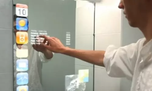 ആപ്പിളില് നിന്നും ചോര്ന്ന ഐമിറര് വീഡിയോ വൈറലാവുന്നു ആപ്പിളില് നിന്നും ചോര്ന്ന ഐമിറര് വീഡിയോ വൈറലാവുന്നു