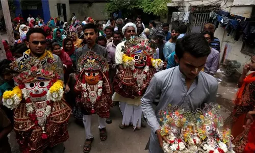സിന്ധ് പ്രവിശ്യയില് നിര്ബന്ധിത മത പരിവര്ത്തനം നിരോധിച്ച് നിയമമായി സിന്ധ് പ്രവിശ്യയില് നിര്ബന്ധിത മത പരിവര്ത്തനം നിരോധിച്ച് നിയമമായി