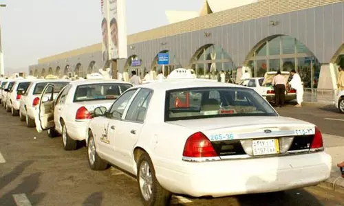 സൌദിയില്‍ സ്വകാര്യ വാഹനം ടാക്സിയായി ഉപയോഗിക്കുന്ന വിദേശികള്‍ക്കെതിരെ നടപടി