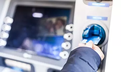 രാജ്യത്തെ മൂന്നിലൊന്ന് എടിഎമ്മുകളും പ്രവര്‍ത്തനരഹിതമെന്ന് റിസര്‍വ്വ് ബാങ്ക് സര്‍വ്വെ റിപ്പോര്‍ട്ട്