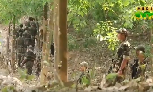 മൂന്ന് പേര്‍ കൊല്ലപ്പെട്ടെന്ന് പറഞ്ഞത് പിന്നീട് തിരുത്തി; ദുരൂഹത നീങ്ങാതെ മാവോയിസ്റ്റ് വേട്ട