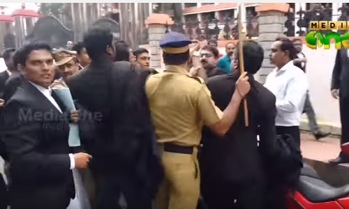 മാധ്യമ വിലക്കിനെതിരായ ഹരജികള്‍ പെട്ടെന്ന് തീര്‍പ്പാക്കണം: സുപ്രീംകോടതി