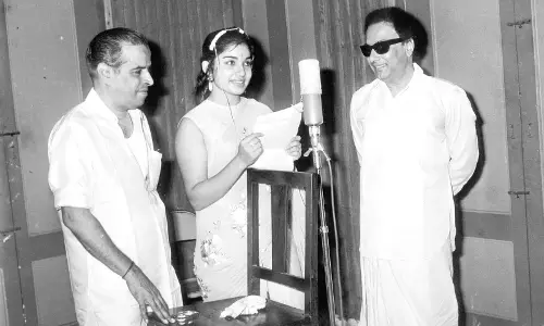 ജയലളിതയെന്ന പിന്നണി ഗായിക പാടിയതൊക്കെയും ഹിറ്റ് ജയലളിതയെന്ന പിന്നണി ഗായിക പാടിയതൊക്കെയും ഹിറ്റ്