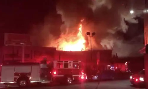 കാലിഫോര്‍ണിയയില്‍ നിശാക്ലബില്‍ തീപിടുത്തം: മരണം 30 ആയി