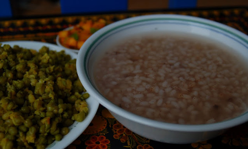 വറുതിയുടെ ഒരു മാസം പിന്നിട്ട് അടുക്കളകള്‍