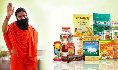 തെറ്റിദ്ധരിപ്പിക്കുന്ന പരസ്യം: ബാബാ രാംദേവിന്റെ പതഞ്ജലിക്ക് 11 ലക്ഷം പിഴ തെറ്റിദ്ധരിപ്പിക്കുന്ന പരസ്യം: ബാബാ രാംദേവിന്റെ പതഞ്ജലിക്ക് 11 ലക്ഷം പിഴ