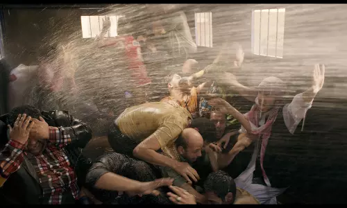 സുവര്‍ണ ചകോരം ക്ലാഷിന്; മാന്‍ഹോളിന് രണ്ട് പുരസ്കാരം