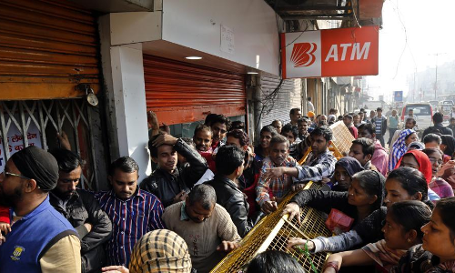 നോട്ട് നിരോധനം ഉത്തര്പ്രദേശില് തിരിച്ചടിയായേക്കുമെന്ന് ബിജെപി എംപിമാര്ക്ക് ആശങ്ക നോട്ട് നിരോധനം ഉത്തര്പ്രദേശില് തിരിച്ചടിയായേക്കുമെന്ന് ബിജെപി എംപിമാര്ക്ക് ആശങ്ക